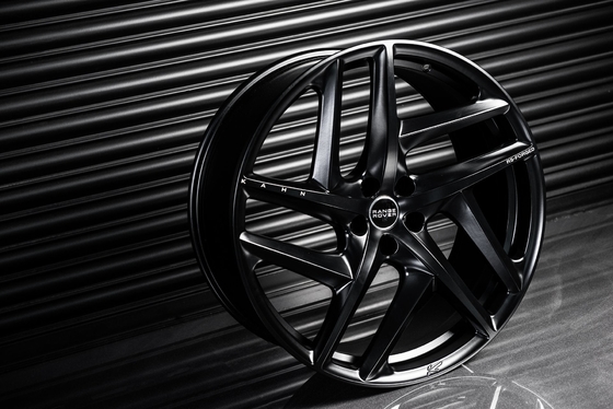 Lo SPORT Monoblock Khan di RANGE ROVER SCRIVE a 52 ruote forgiate RS 23&quot; a macchina