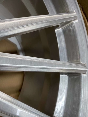 L'argento spazzolato Vossen VFS-2 ha forgiato le ruote per BMW E93 M3