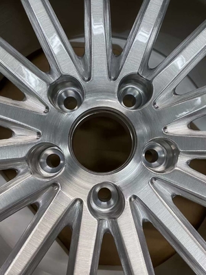 L'argento spazzolato Vossen VFS-2 ha forgiato le ruote per BMW E93 M3