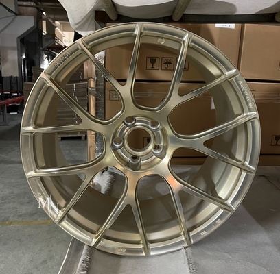 Il BBS REV-7 ha forgiato le ruote della lega per la dimensione su ordinazione di BMW m2 M4