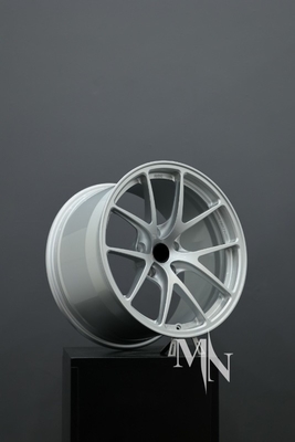 Ruote BBS RI D forgiate su misura per BMW F10 M5