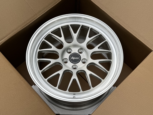 Cerchi Forgiati Apex ML-10RT con Bordo Lavorato e Finitura Spazzolata Trasparente