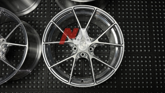 Cerchi BMW Forgiati Argento Lucido con Superficie Spazzolata Per F87 F80 F82 F90 M2 M3 M4 M5