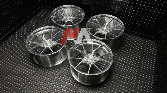 Cerchi BMW Forgiati Argento Lucido con Superficie Spazzolata Per F87 F80 F82 F90 M2 M3 M4 M5